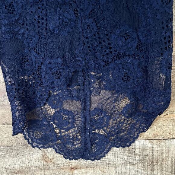 WAYF Navy Blue High Low Lace Pencil Skirt Size Small - Picture 7 of 11